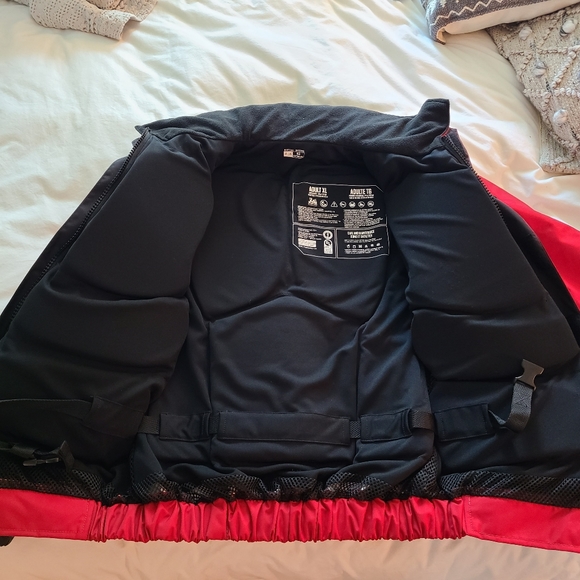 XL Mustang survival catalyst floatation jacket - Picture 2 of 4